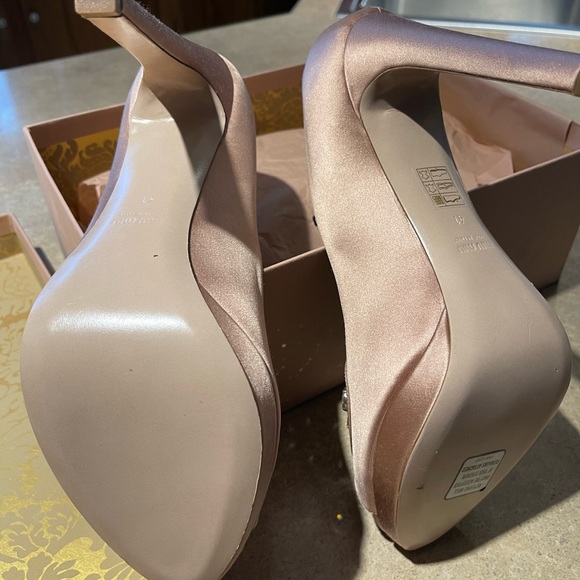 MIU MUI SATIN WITH HEARTS OF CRYSTAL “CINDERELLA” SHOES!! NWT - Picture 9 of 14